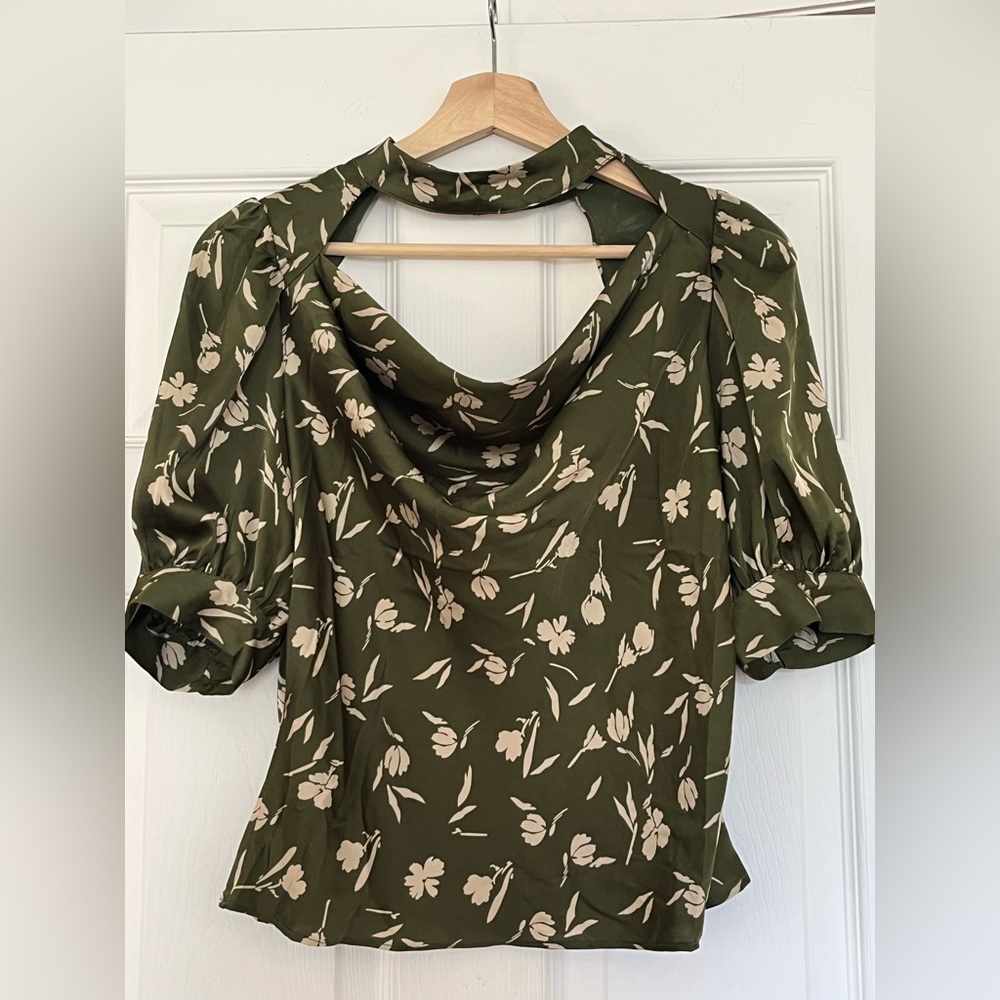 NWT NBW Olive green floral top Size M